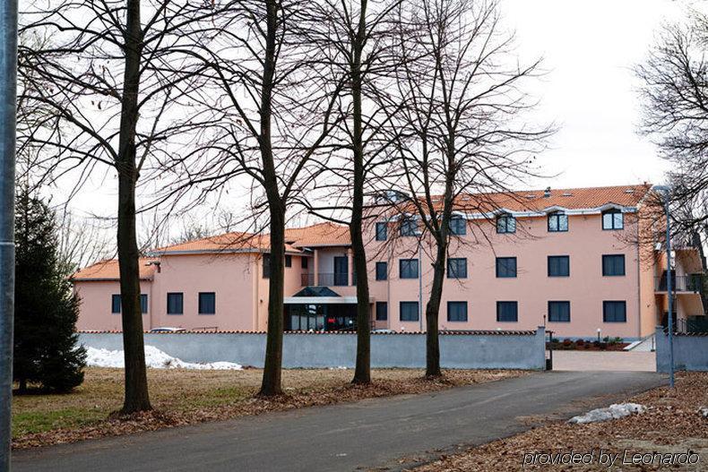 Hotel Villa Delle Rose - Malpensa Oleggio Extérieur photo