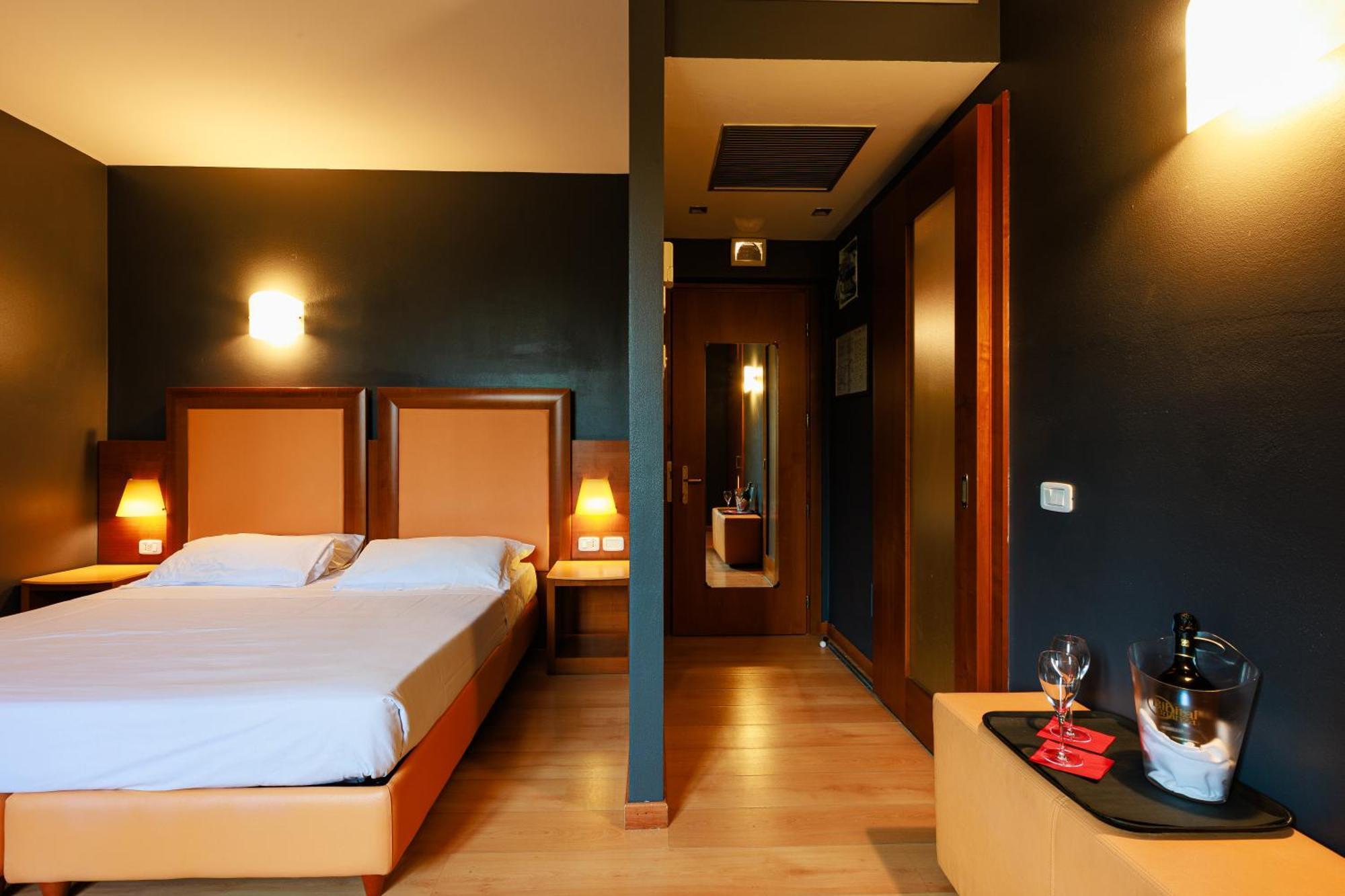 Hotel Villa Delle Rose - Malpensa Oleggio Extérieur photo