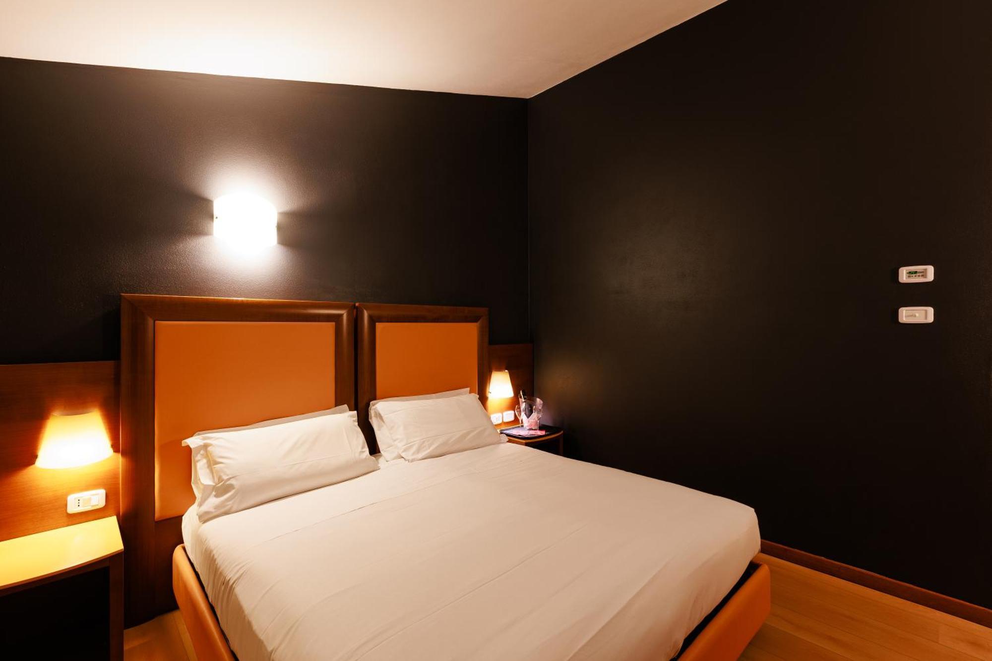 Hotel Villa Delle Rose - Malpensa Oleggio Extérieur photo