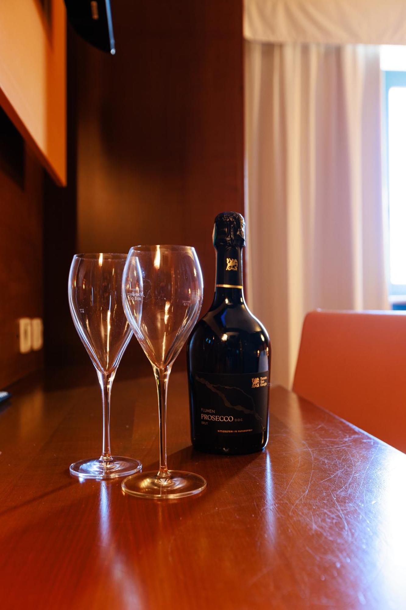 Hotel Villa Delle Rose - Malpensa Oleggio Extérieur photo