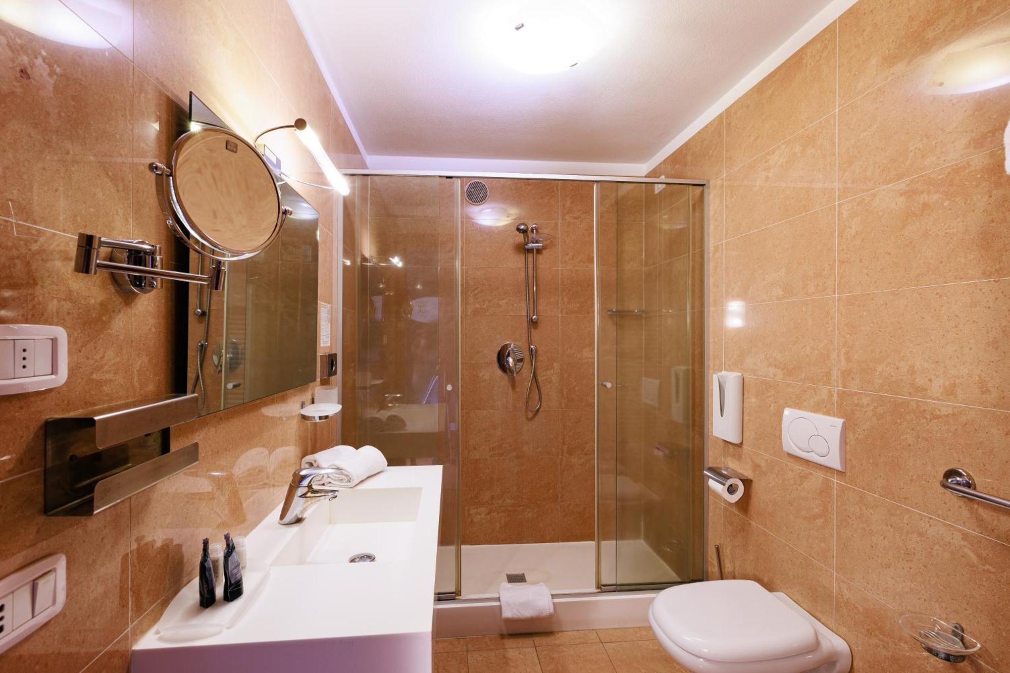 Hotel Villa Delle Rose - Malpensa Oleggio Extérieur photo