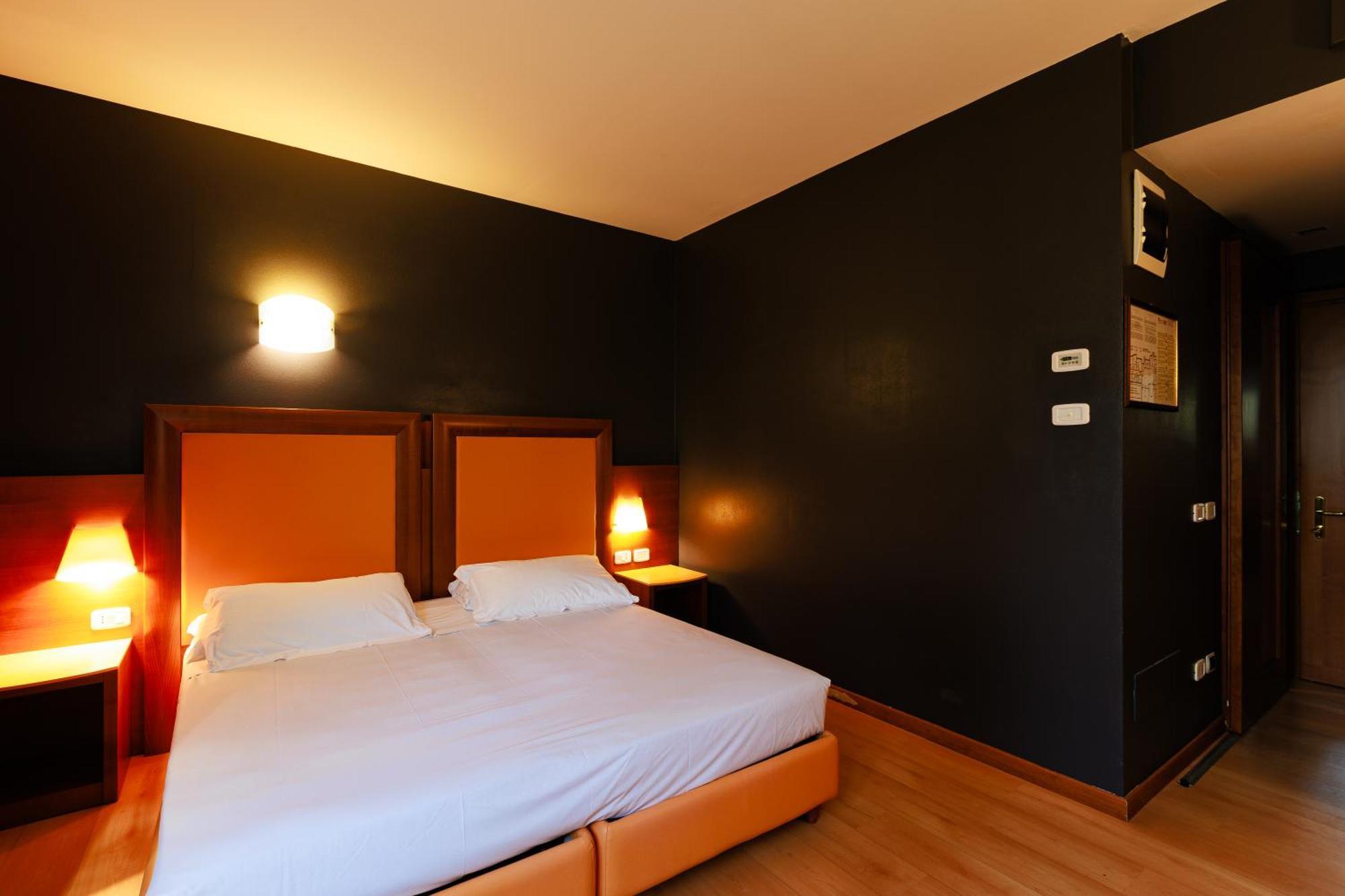 Hotel Villa Delle Rose - Malpensa Oleggio Extérieur photo