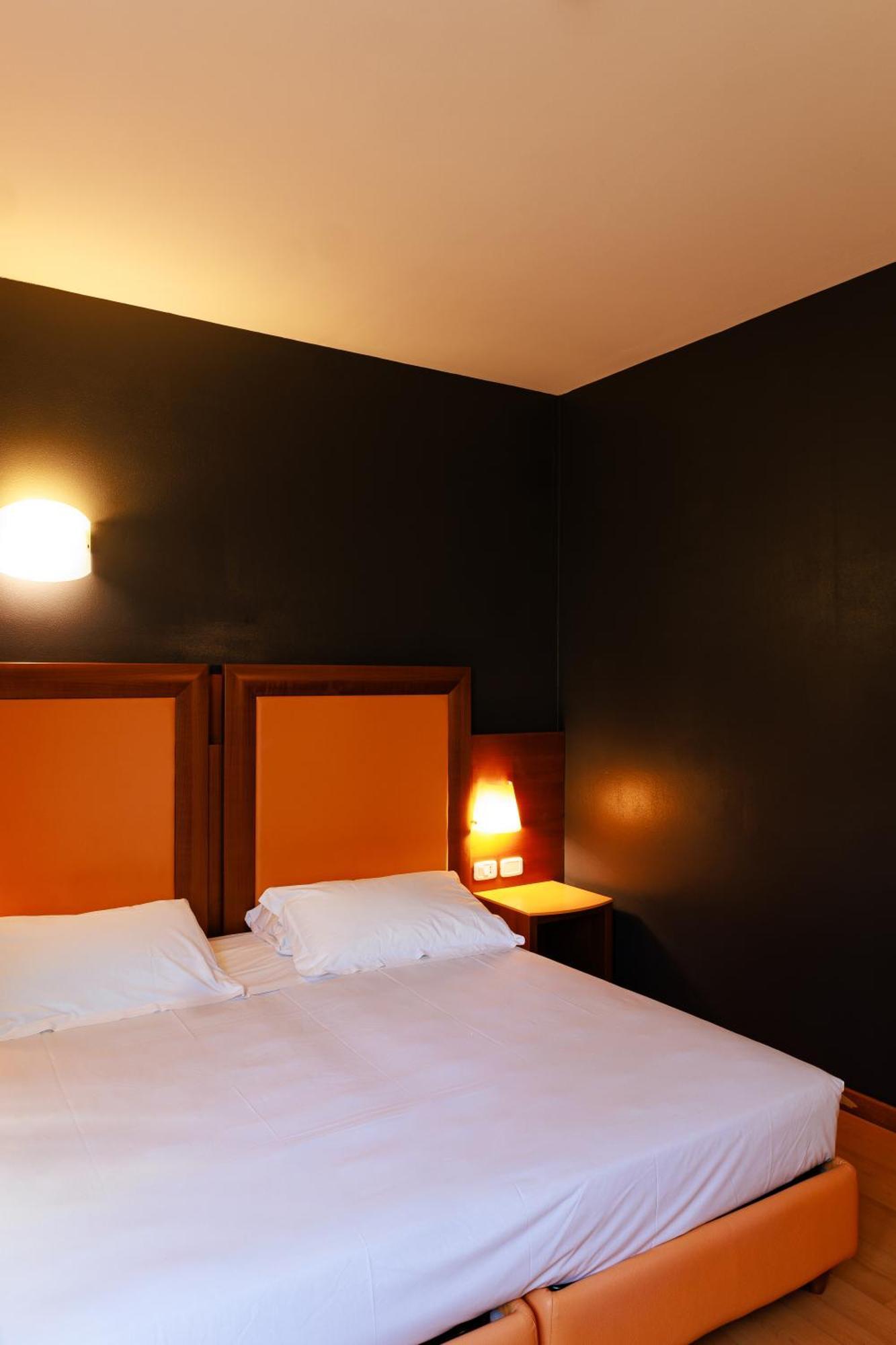 Hotel Villa Delle Rose - Malpensa Oleggio Extérieur photo