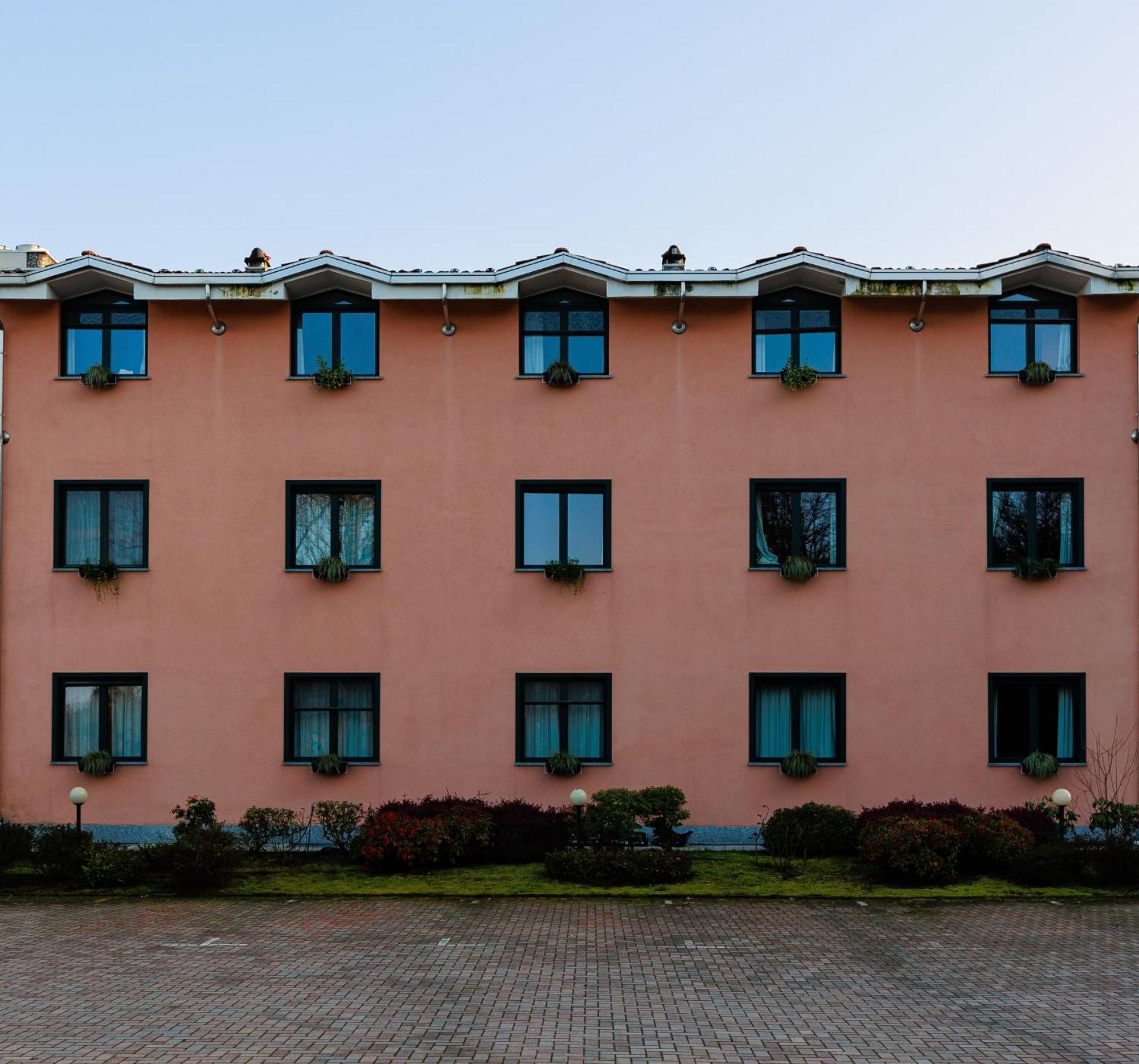 Hotel Villa Delle Rose - Malpensa Oleggio Extérieur photo