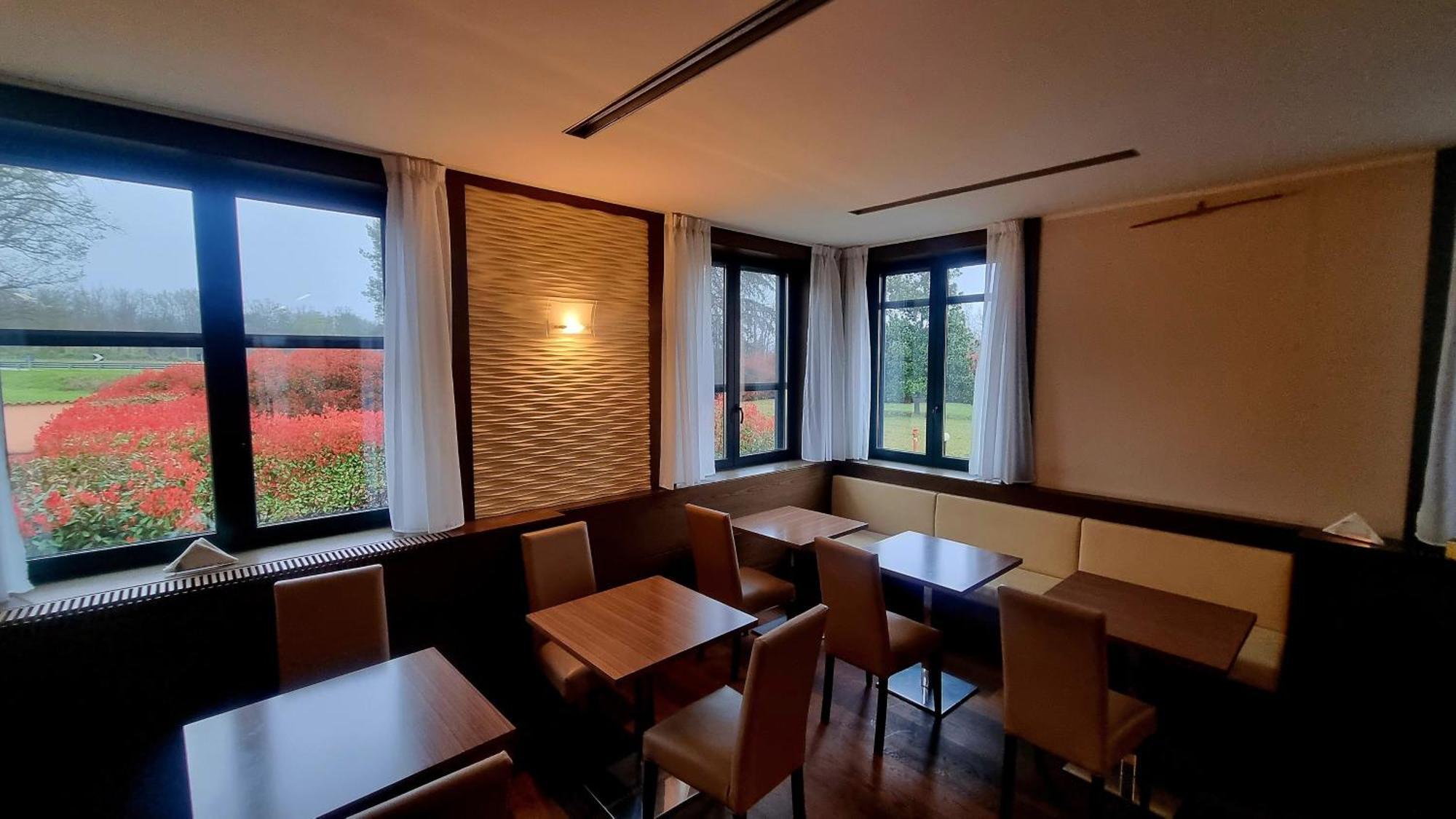 Hotel Villa Delle Rose - Malpensa Oleggio Extérieur photo