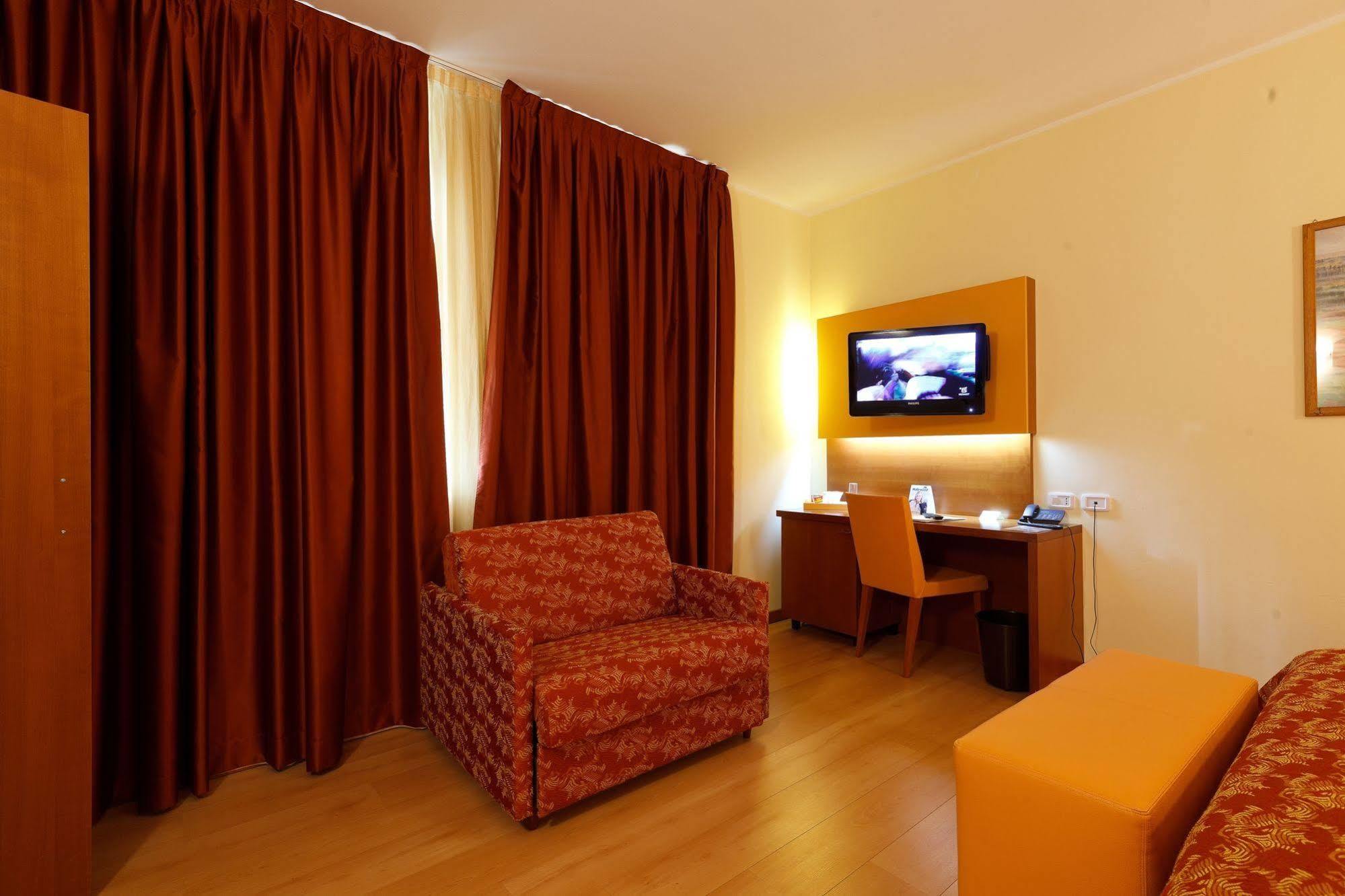 Hotel Villa Delle Rose - Malpensa Oleggio Extérieur photo