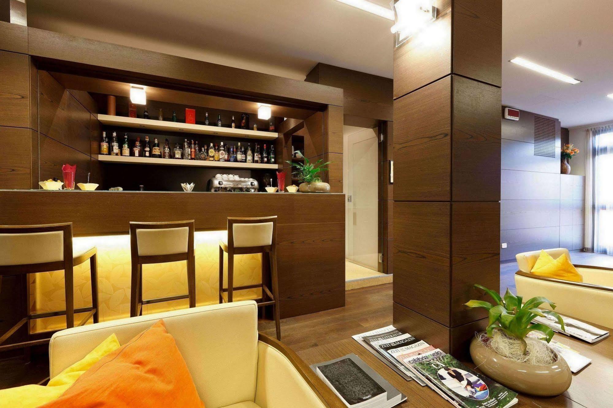 Hotel Villa Delle Rose - Malpensa Oleggio Extérieur photo