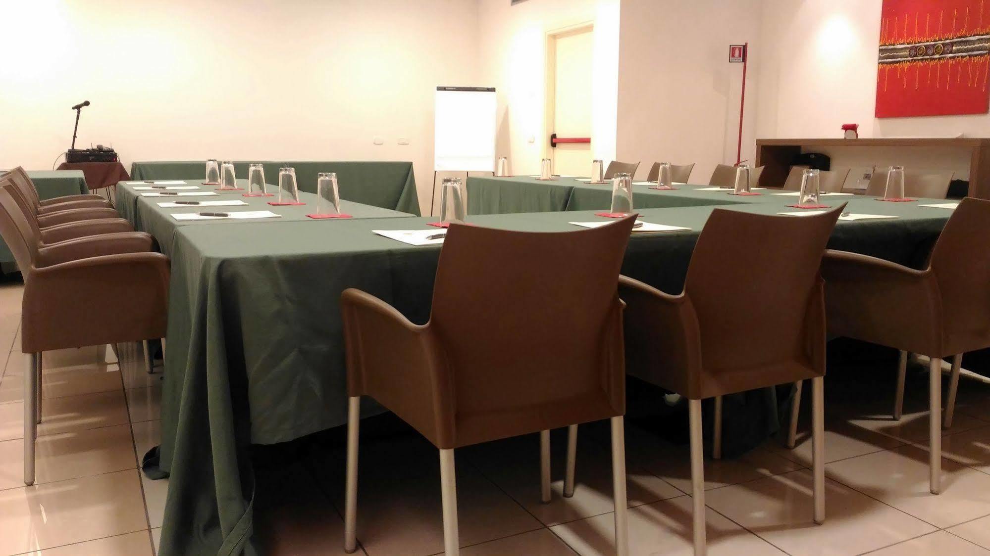 Hotel Villa Delle Rose - Malpensa Oleggio Extérieur photo