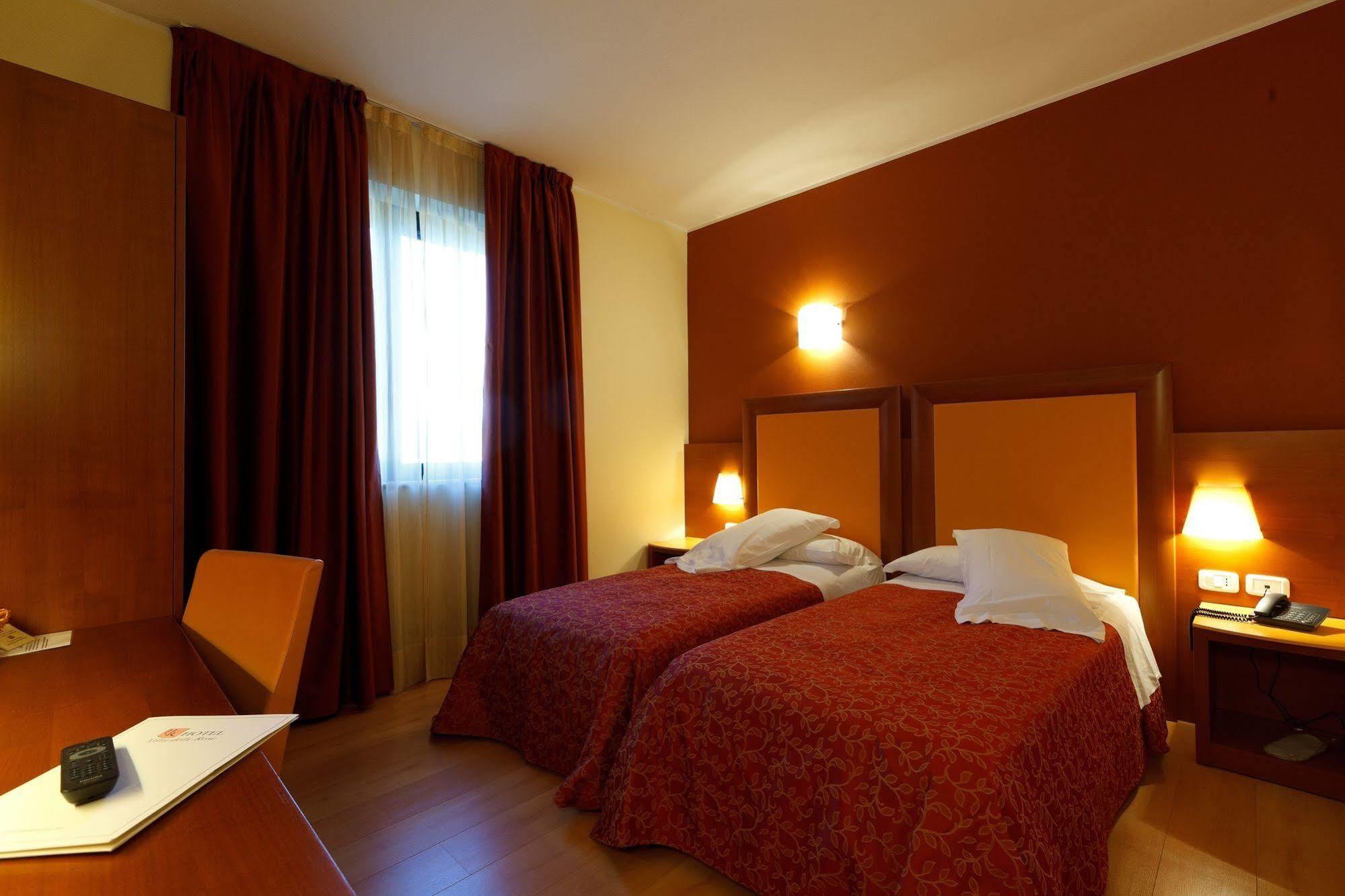 Hotel Villa Delle Rose - Malpensa Oleggio Extérieur photo